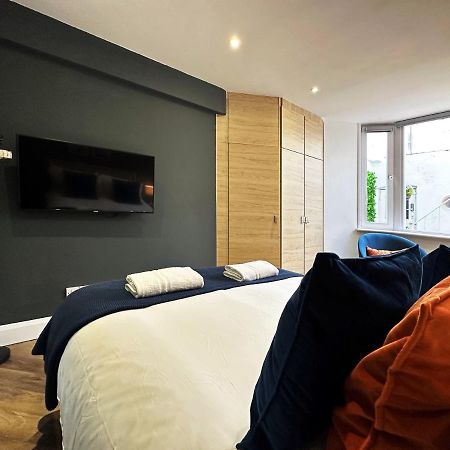 Liam Place Near Hyde Park - 1 Double Bed, 1 Sofa Bed, Spacious Apartment, Private Entrance Londra Exterior foto