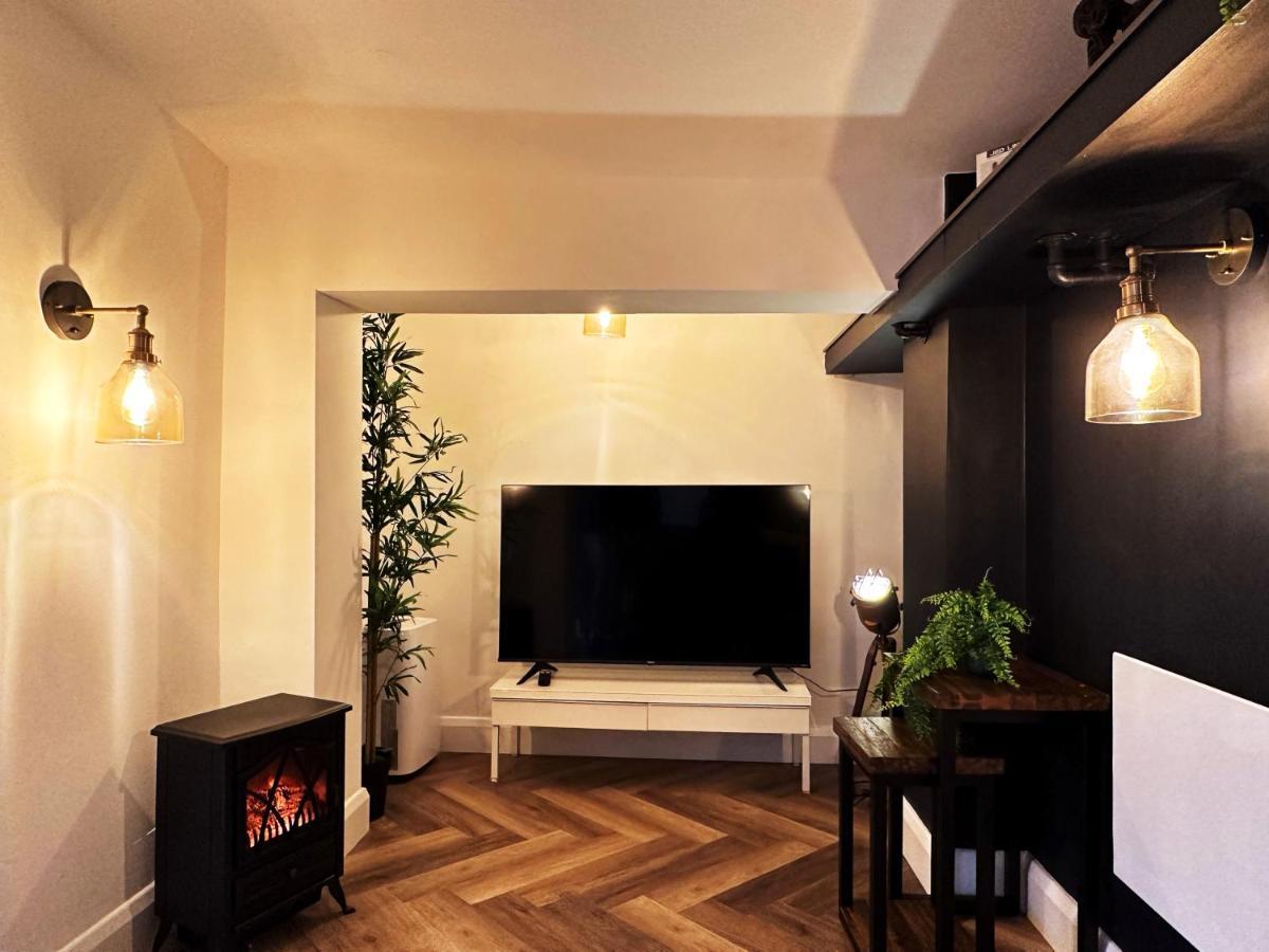 Liam Place Near Hyde Park - 1 Double Bed, 1 Sofa Bed, Spacious Apartment, Private Entrance Londra Exterior foto