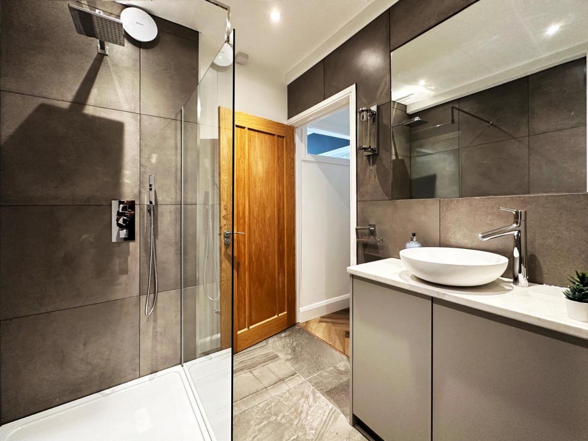 Liam Place Near Hyde Park - 1 Double Bed, 1 Sofa Bed, Spacious Apartment, Private Entrance Londra Exterior foto