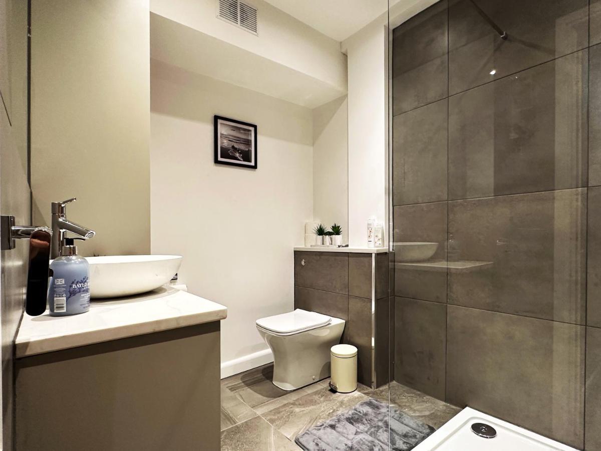 Liam Place Near Hyde Park - 1 Double Bed, 1 Sofa Bed, Spacious Apartment, Private Entrance Londra Exterior foto
