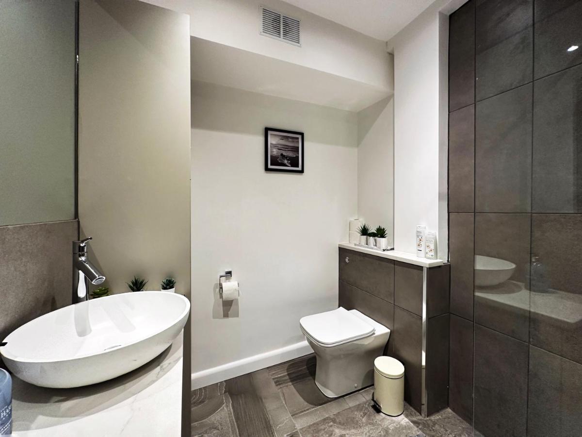 Liam Place Near Hyde Park - 1 Double Bed, 1 Sofa Bed, Spacious Apartment, Private Entrance Londra Exterior foto