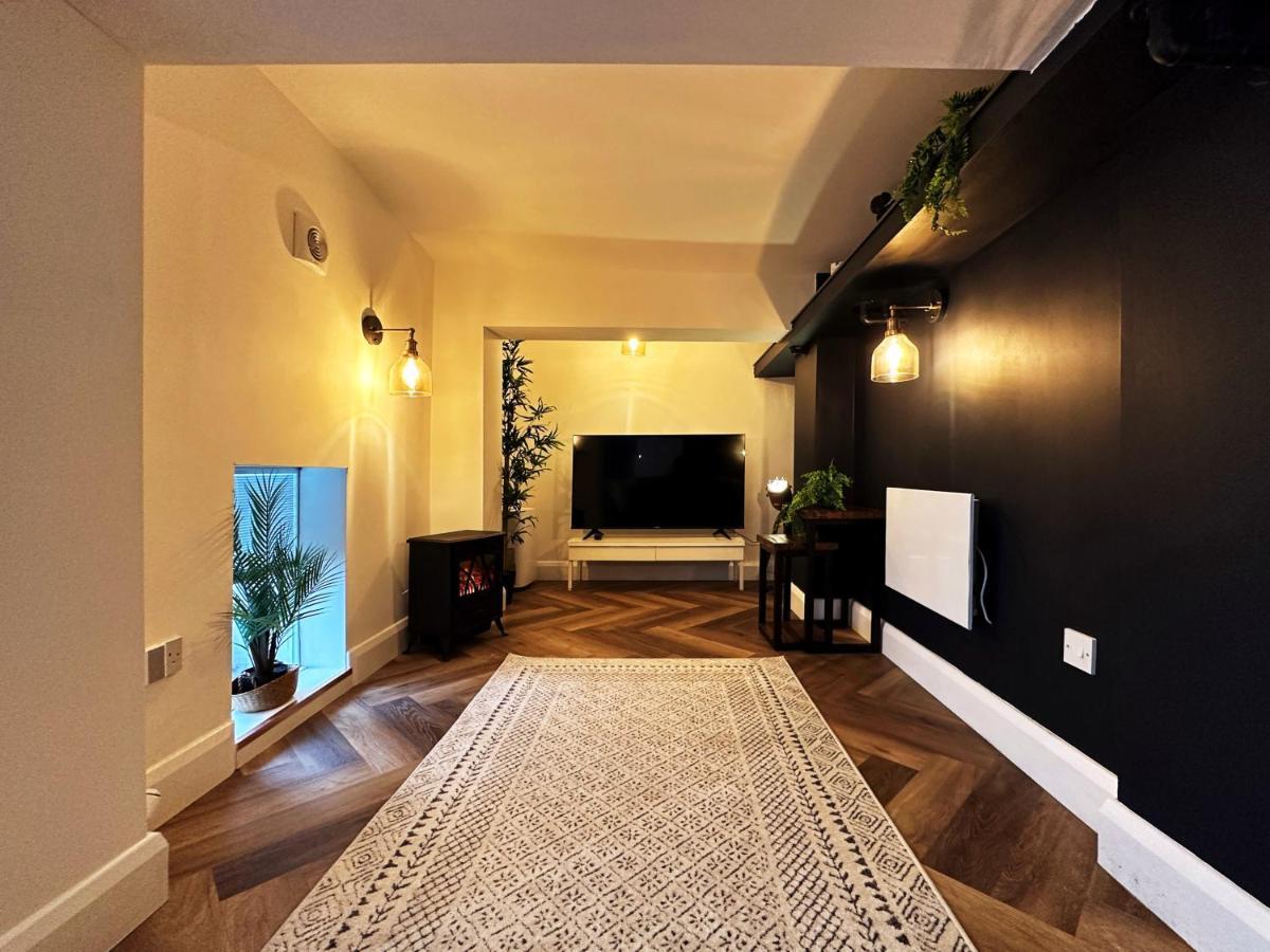 Liam Place Near Hyde Park - 1 Double Bed, 1 Sofa Bed, Spacious Apartment, Private Entrance Londra Exterior foto