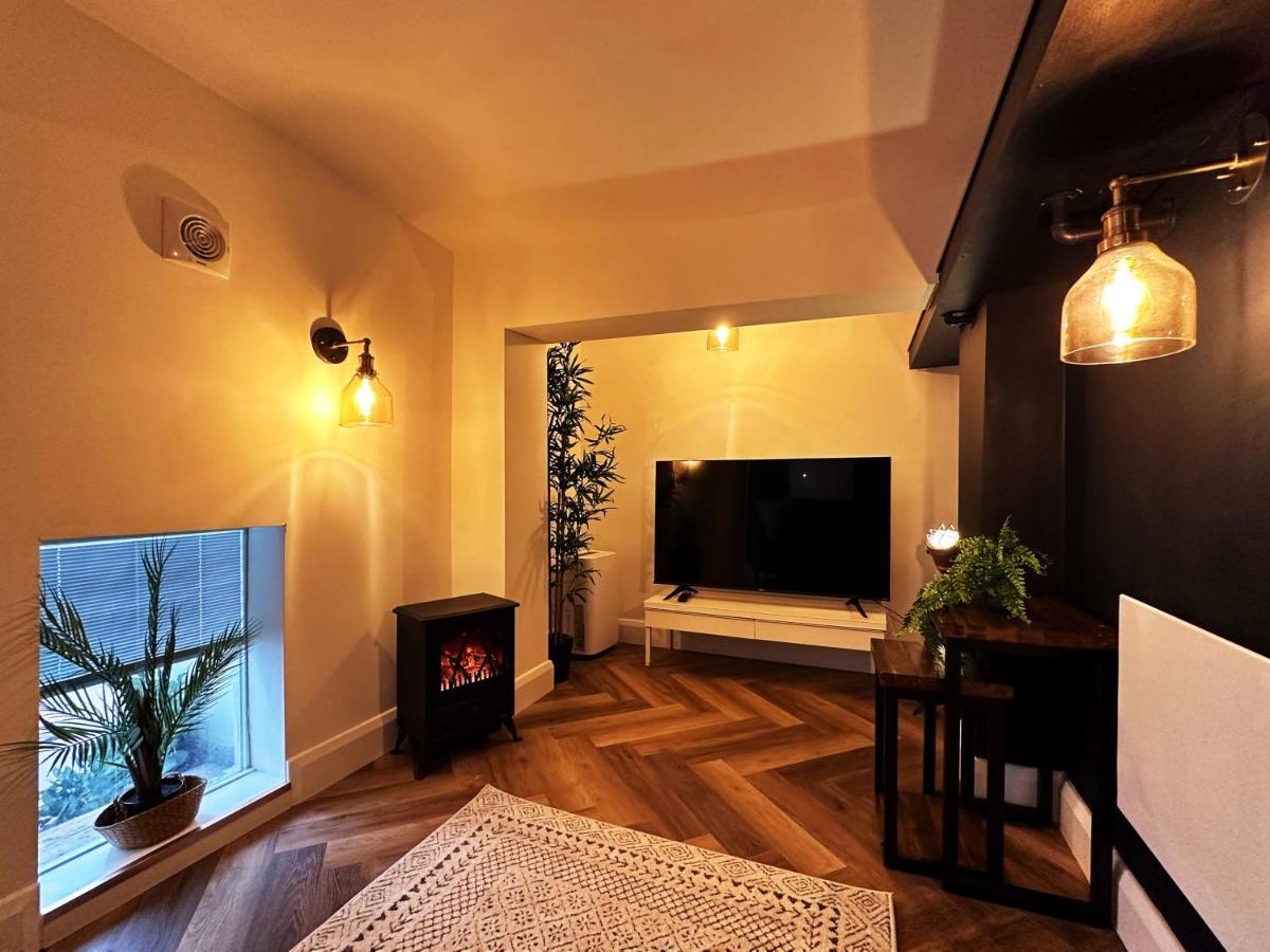 Liam Place Near Hyde Park - 1 Double Bed, 1 Sofa Bed, Spacious Apartment, Private Entrance Londra Exterior foto